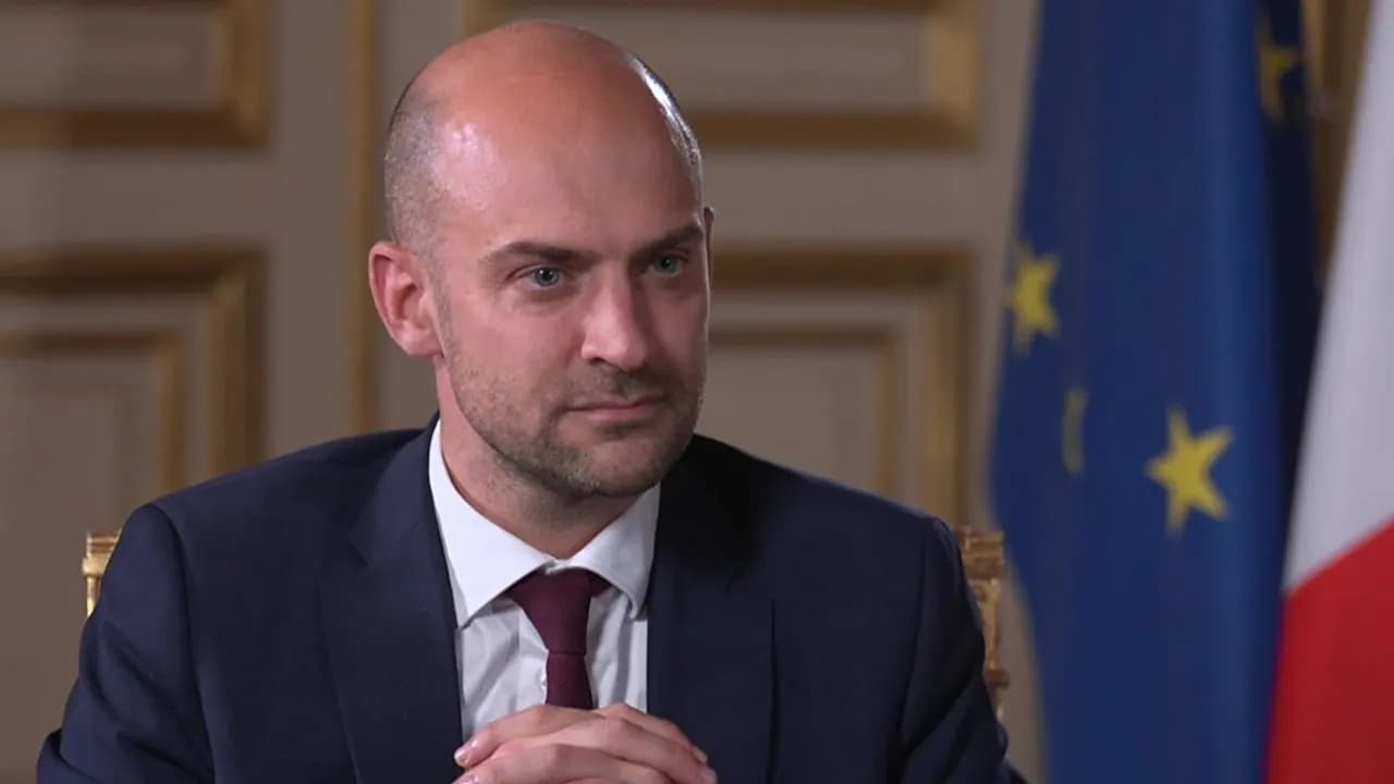 Fransa iki İran diplomatını ölkədən çıxaracaq
