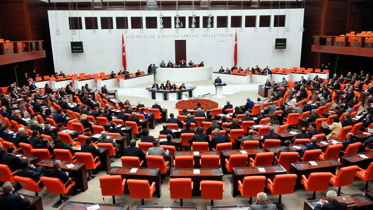 Türkiyə Parlamenti “Terrorsuz Türkiyə” Prosesini Dəstəkləyən 12 Maddəlik Qanunu Qəbul Edib
